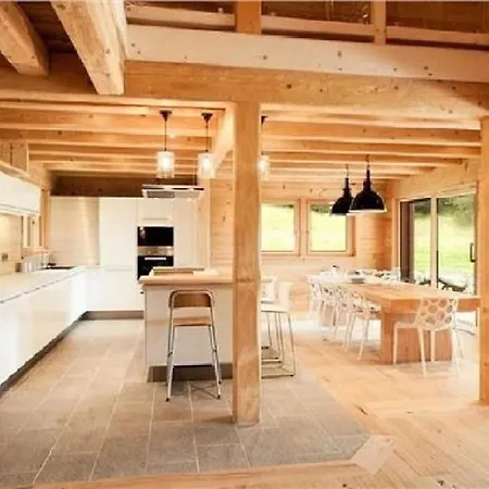 Ferienhaus Grande Proche De L'arret De Bus/sauna/home Cinema